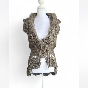 Y2K rose crochet sweater vest with faux fur trim